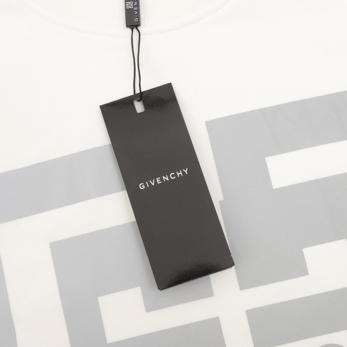 Clothes Givenchy 323