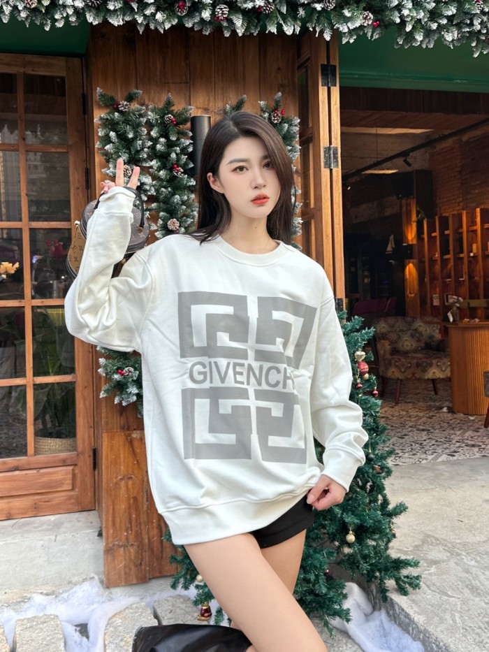 Clothes Givenchy 323