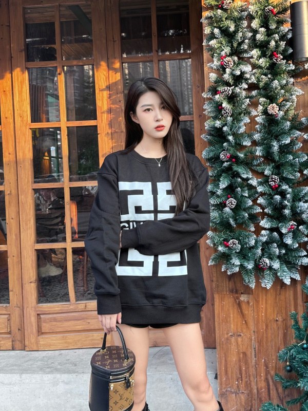 Clothes Givenchy 322