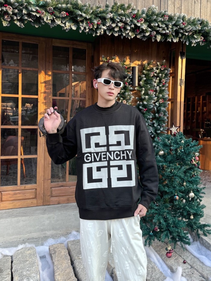 Clothes Givenchy 322