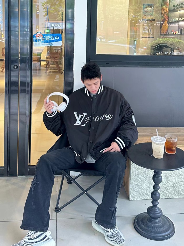 Clothes Louis Vuitton 1270