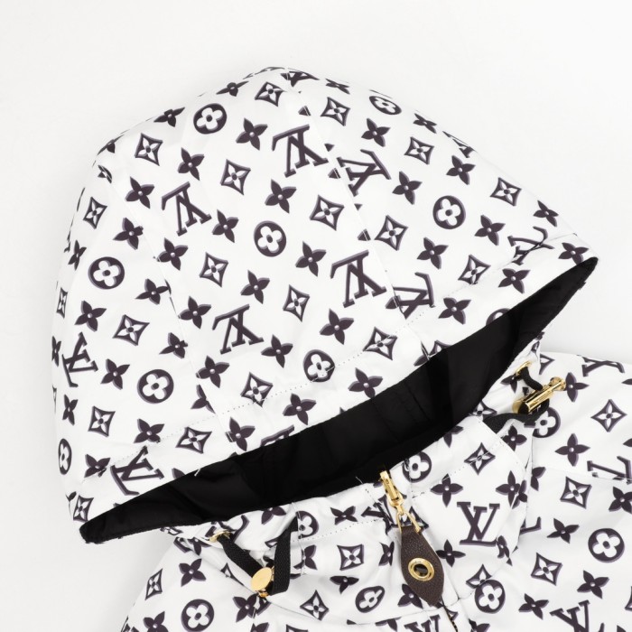 Clothes Louis Vuitton 1310