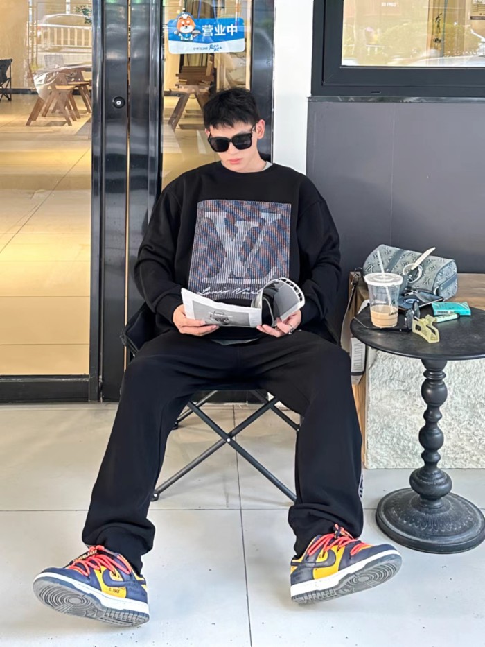 Clothes Louis Vuitton 1308