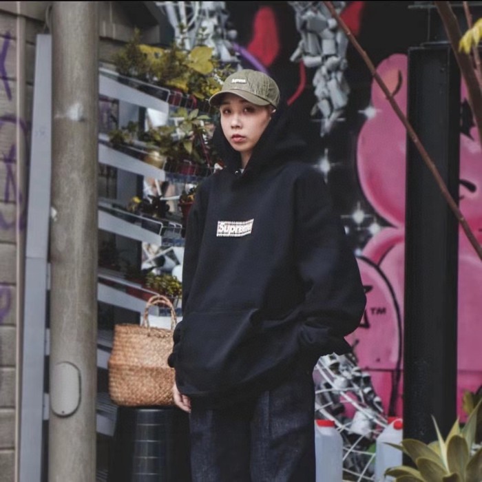 Clothes Supreme X Burberry 1