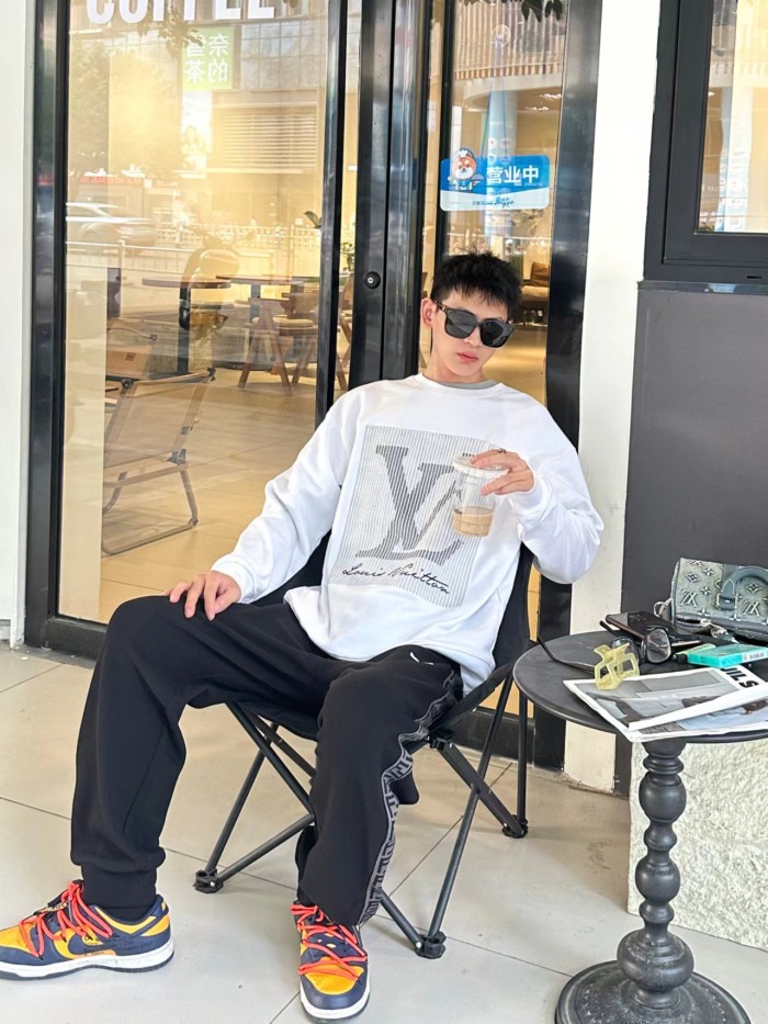 Clothes Louis Vuitton 1309