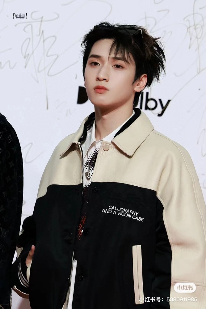 Clothes Louis Vuitton 1300