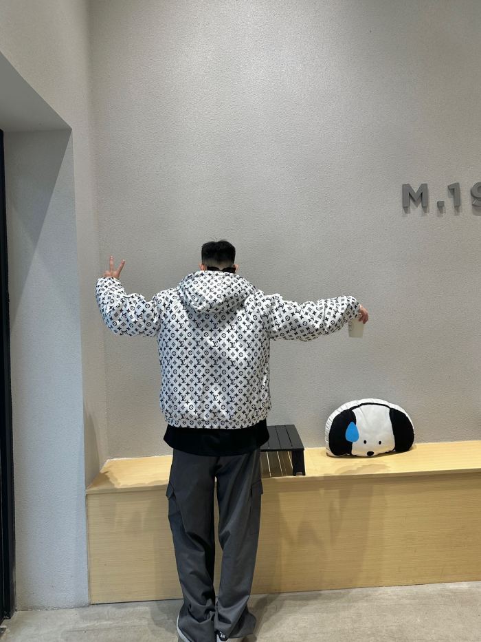 Clothes Louis Vuitton 1310