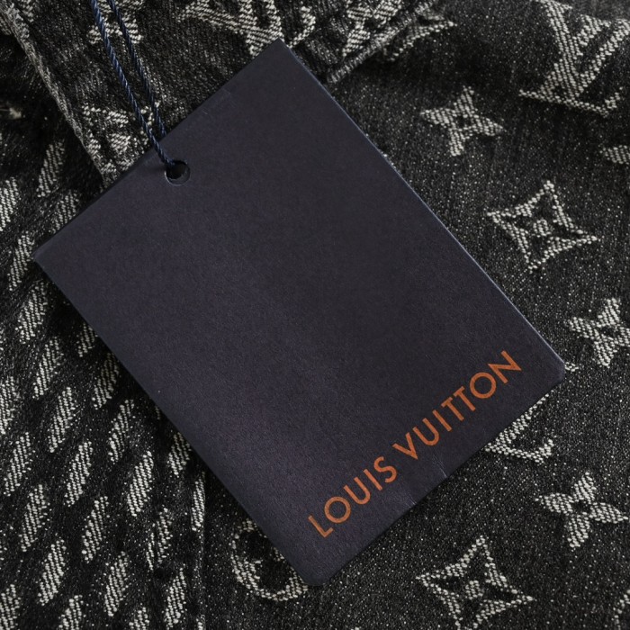 Clothes Louis Vuitton 1324