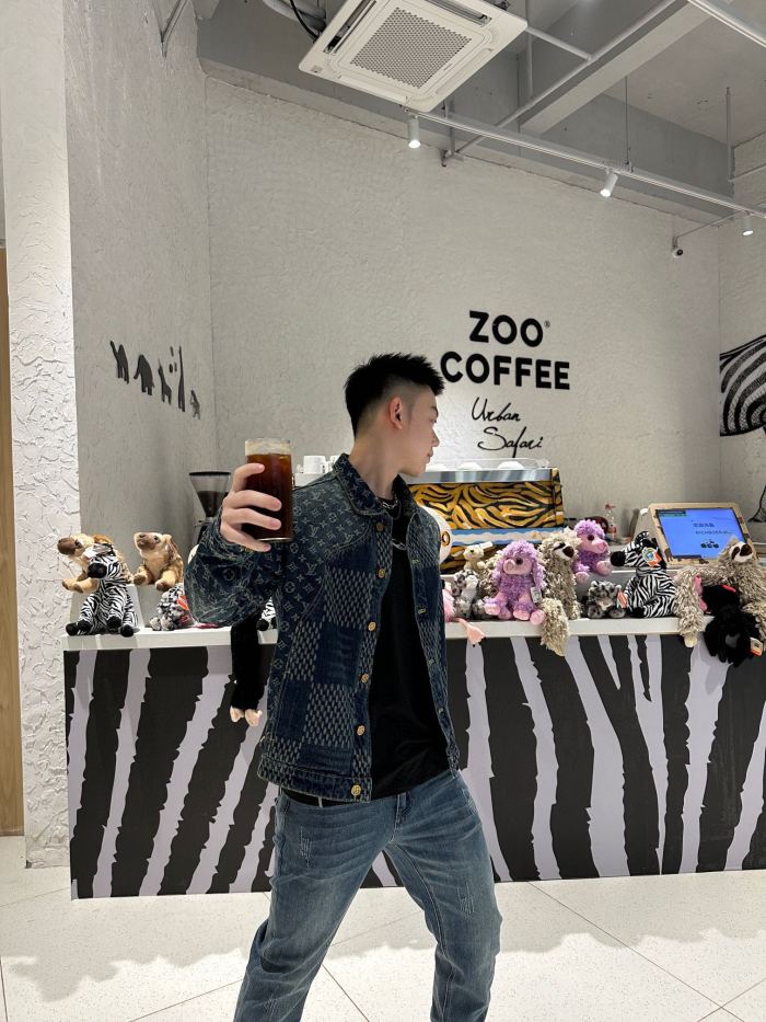 Clothes Louis Vuitton 1325