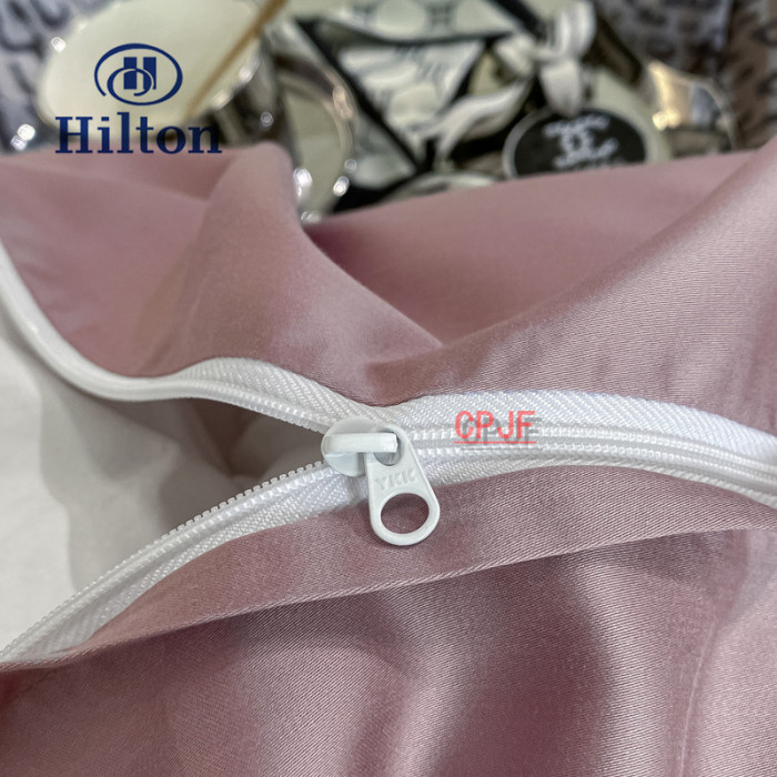 Bedclothes Hilton 1