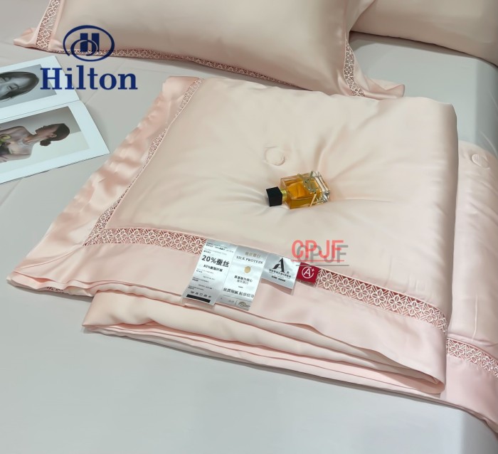 Bedclothes Hilton 53