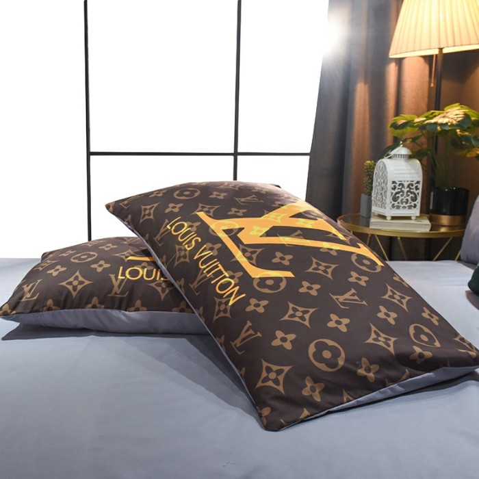 Bedclothes Louis vuitton 1