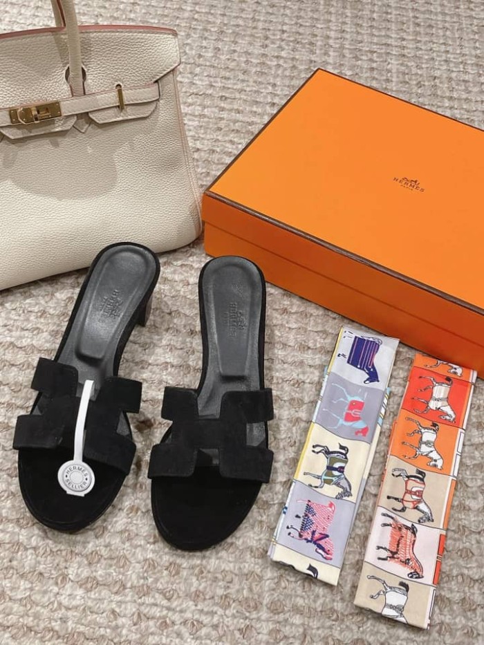 Hermès Oasis sandal Black leather sole
