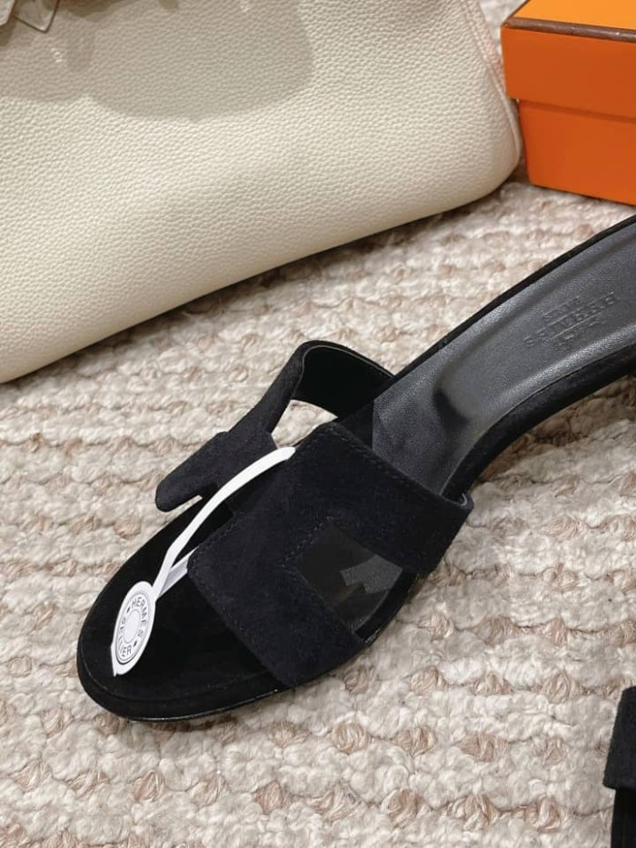 Hermès Oasis sandal Black leather sole
