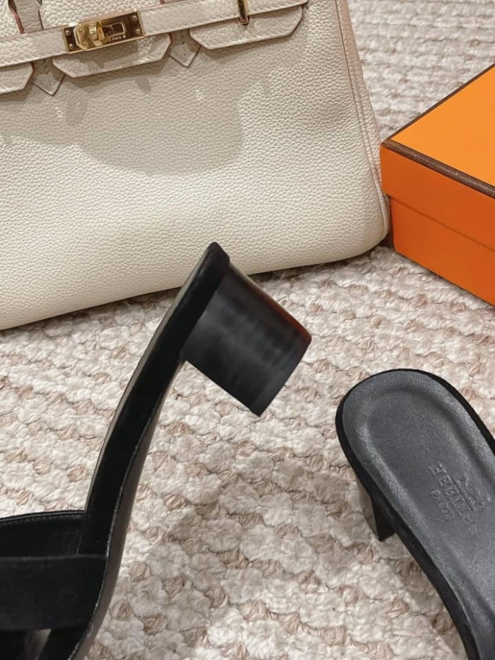 Hermès Oasis sandal Black leather sole