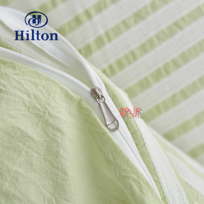 Bedclothes Hilton 93