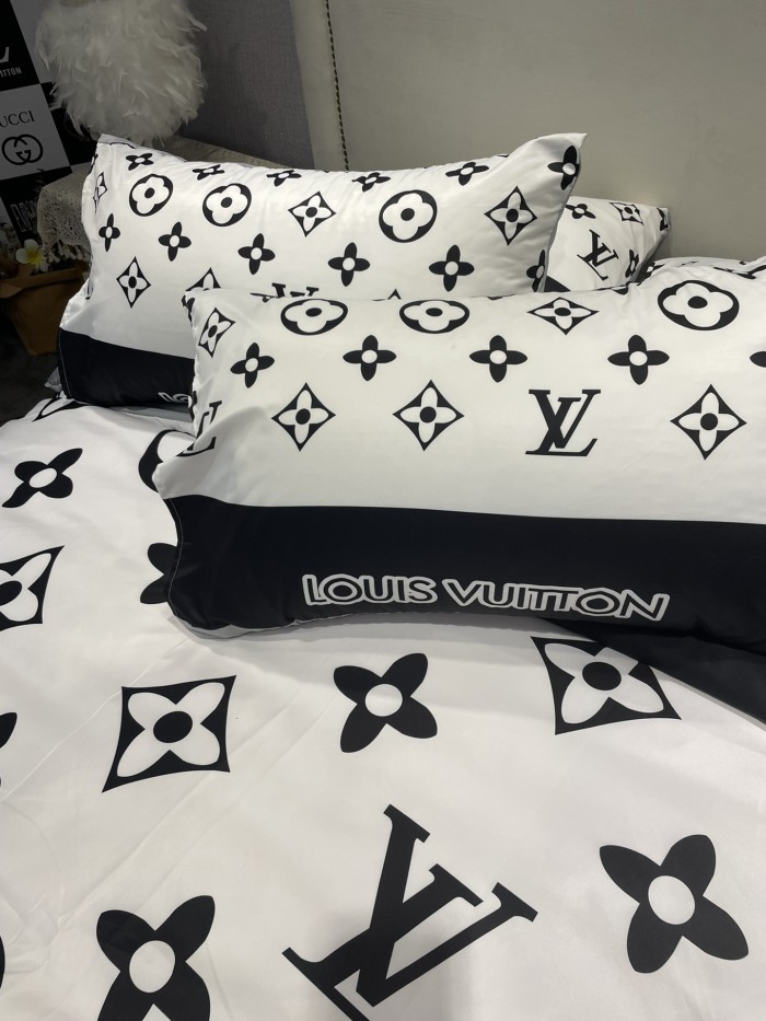 Bedclothes Louis vuitton 23