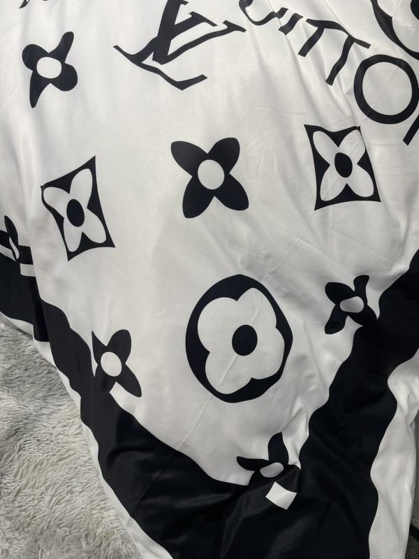 Bedclothes Louis vuitton 23