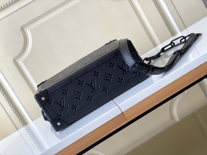 Louis Vuitton Bag M55700