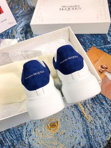 Alexander McQueen Dark Blue Sheep Tail 深蓝羊琼尾