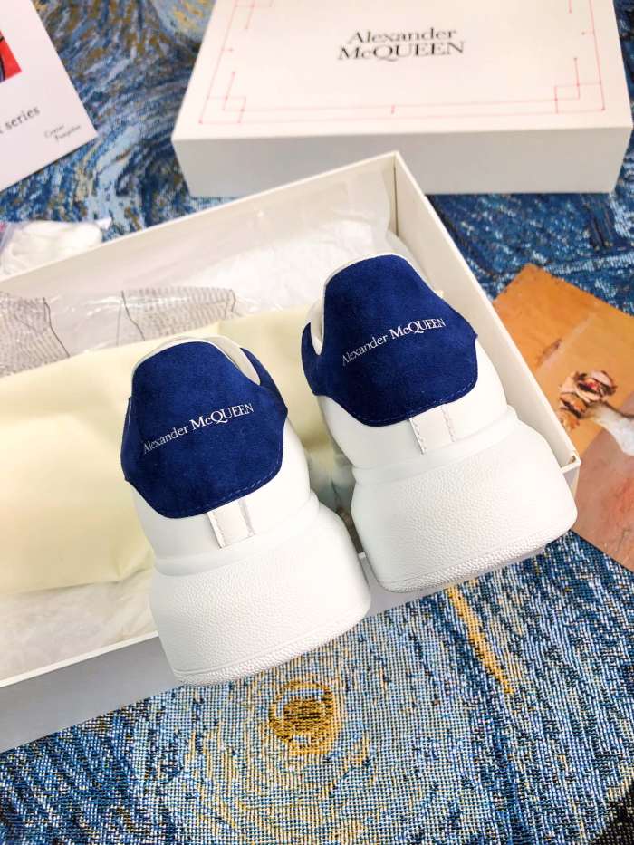 Alexander McQueen Dark Blue Sheep Tail 深蓝羊琼尾