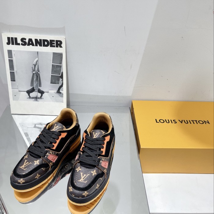 Louis Vuitton Trainer sports shoes 43