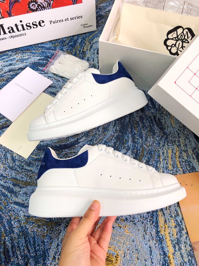 Alexander McQueen Dark Blue Sheep Tail 深蓝羊琼尾