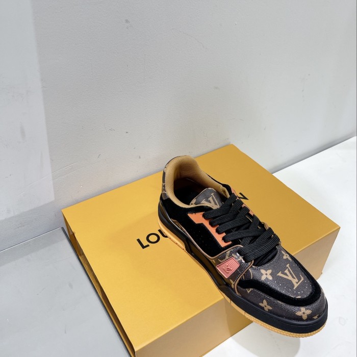 Louis Vuitton Trainer sports shoes 43