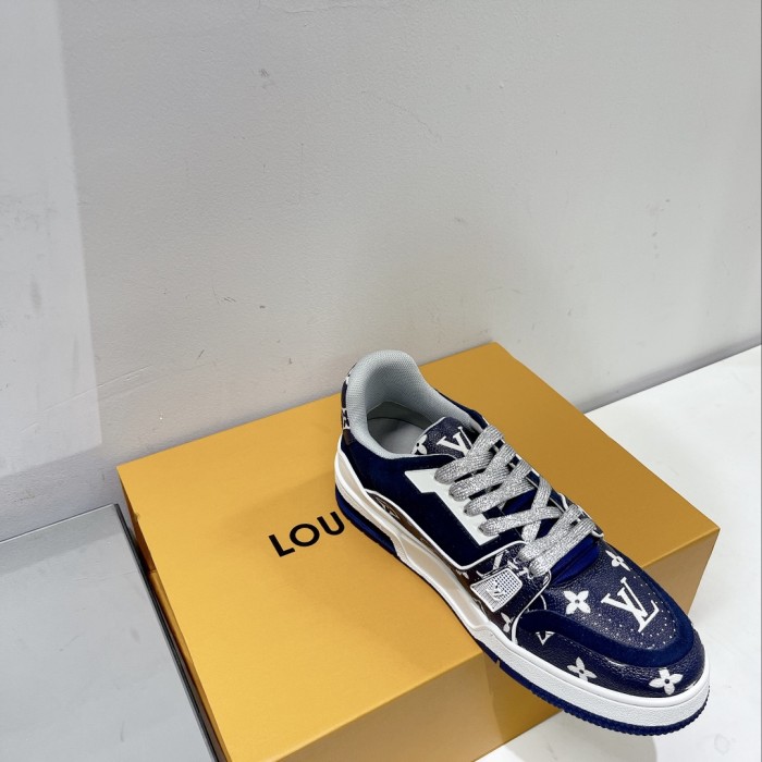 Louis Vuitton Trainer sports shoes 42