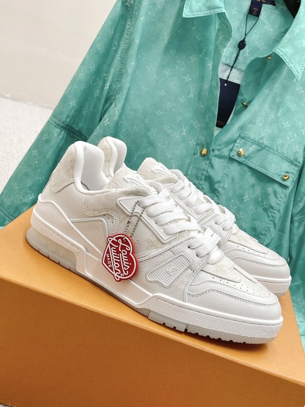 Louis Vuitton Trainer sports shoes 27