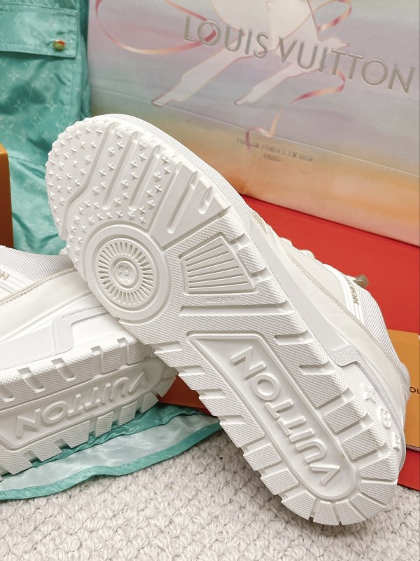 Louis Vuitton Trainer sports shoes 52