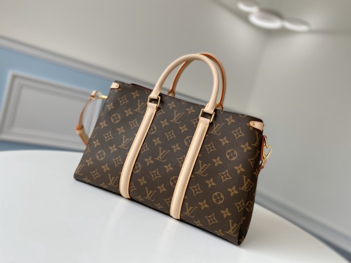Louis Vuitton bag M44816