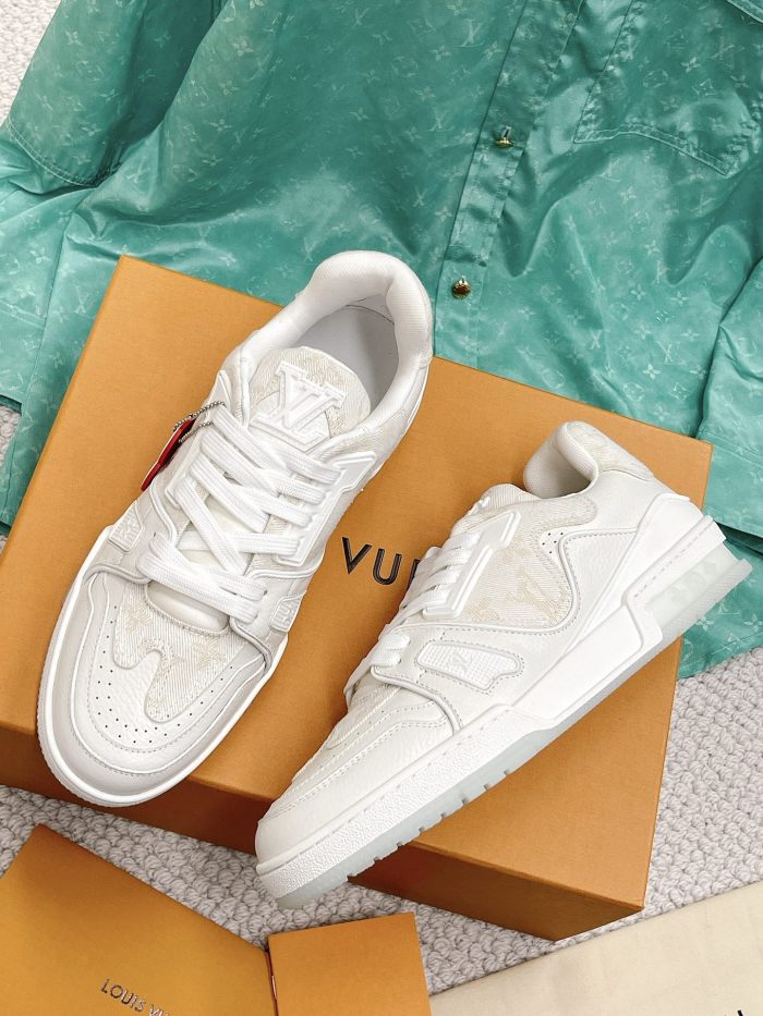 Louis Vuitton Trainer sports shoes 27