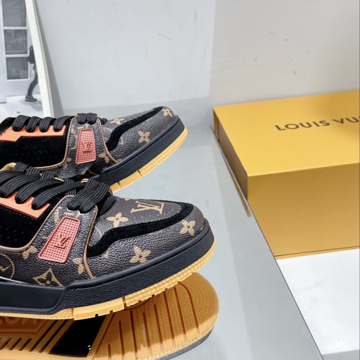 Louis Vuitton Trainer sports shoes 43