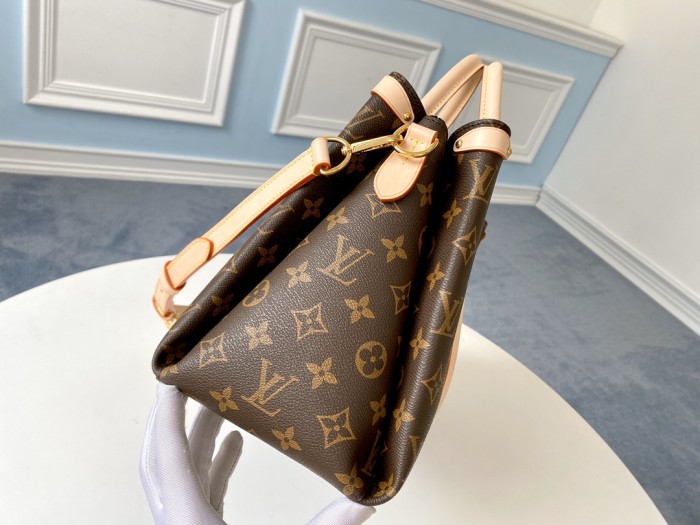 Louis Vuitton bag M44816