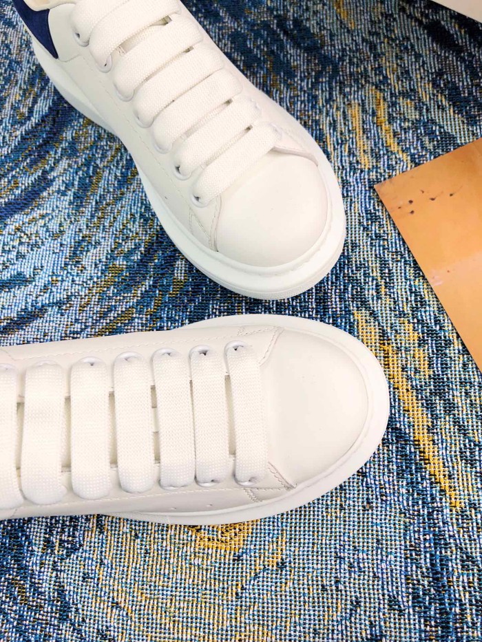 Alexander McQueen Dark Blue Sheep Tail 深蓝羊琼尾