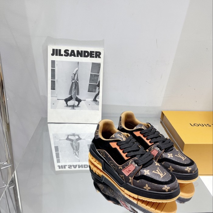 Louis Vuitton Trainer sports shoes 43
