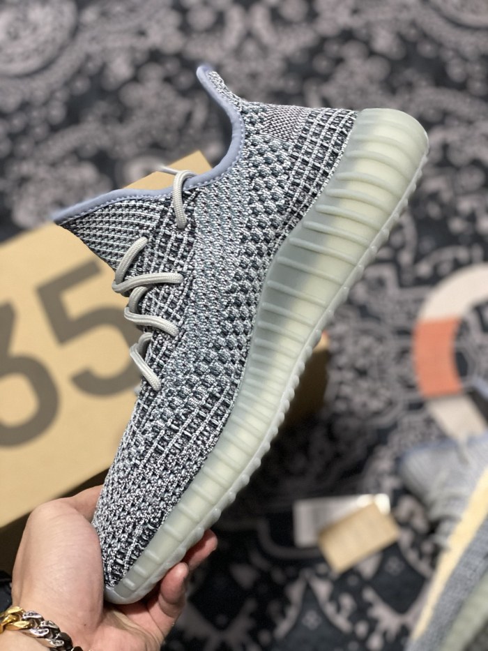 Yeezy 350V2 Ash Blue