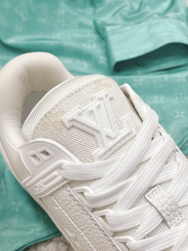 Louis Vuitton Trainer sports shoes 22