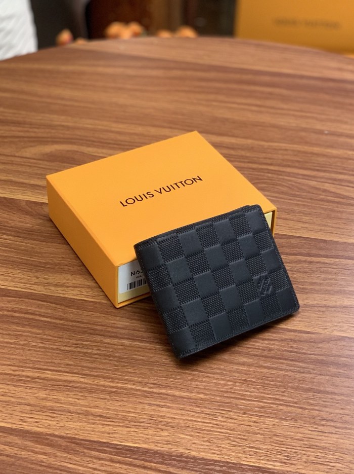 N63124 Wallet Short Clip Size: 11.5X9cm. 1