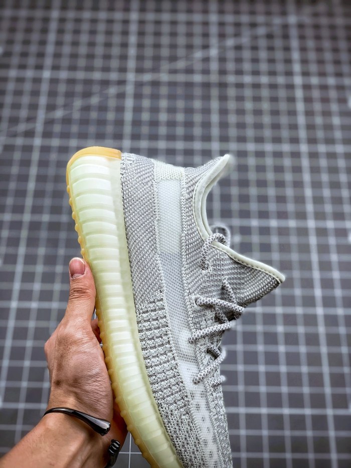Yeezy 350V2 Yeshaya Non-Reflective“