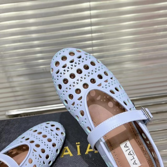 alaia Hole genuine leather blue
