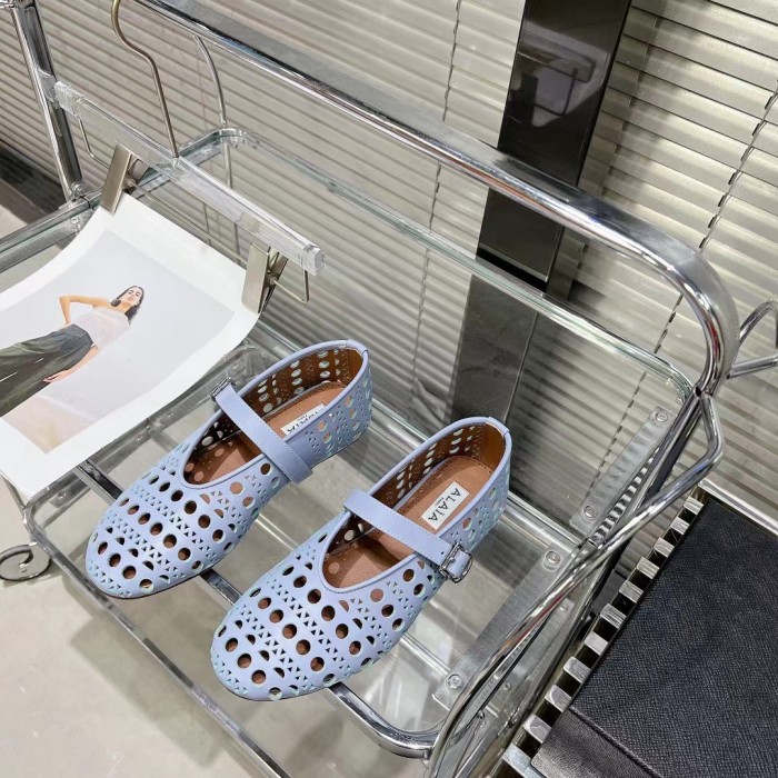 alaia Hole genuine leather blue