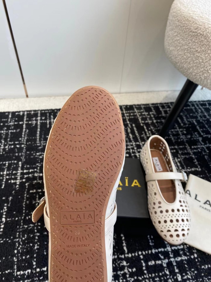 alaia Hole genuine leather white