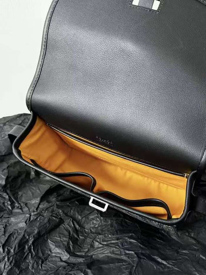 Handbag Goyard 6012 size 22*16*7 cm