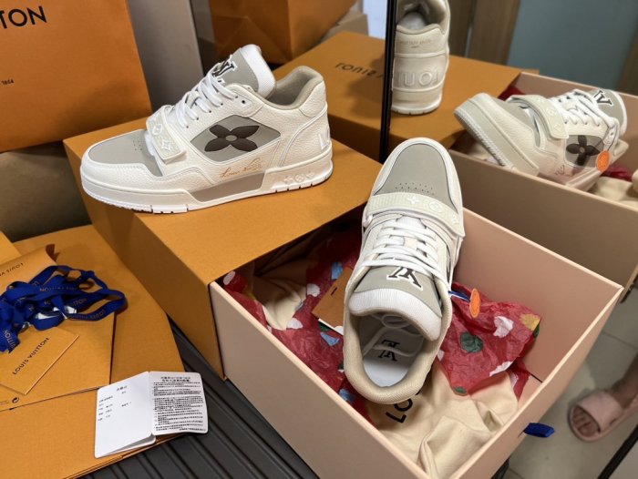 Louis Vuitton Trainer sports shoes 99