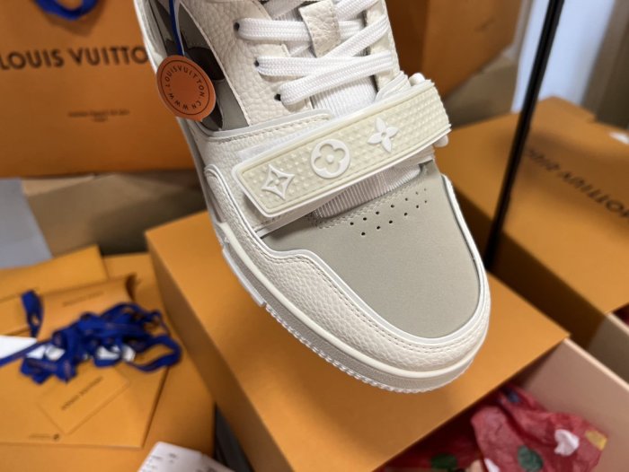 Louis Vuitton Trainer sports shoes 99