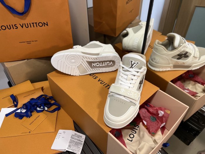 Louis Vuitton Trainer sports shoes 99