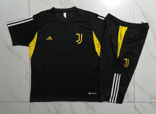 2023-2024 Juventus Black Soccer Training Jersey and 3/4 Pants