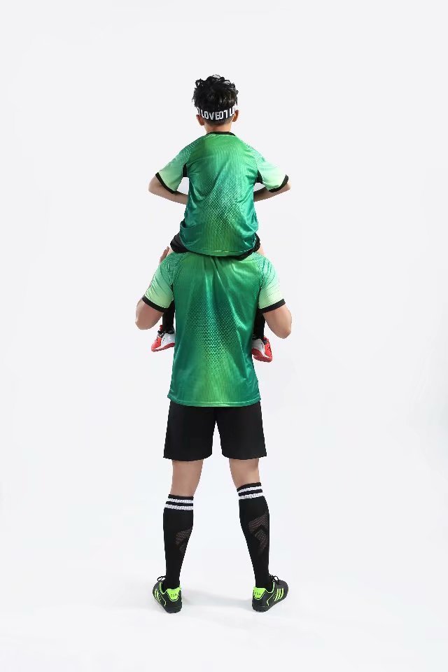 D8812 Green Youth Set Adult Uniform Blank Soccer Training Jersey Shorts